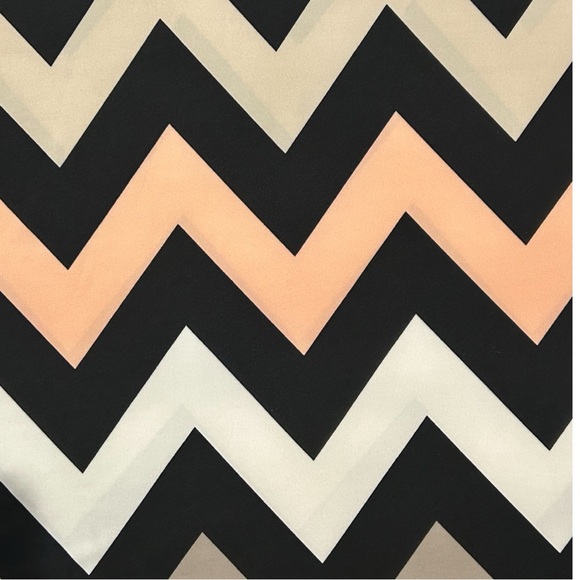 Maxi Dress with Pink Top & Chevron Pattern Bottom, EUC, Size-Med., Relaxed Fit - Picture 5 of 16